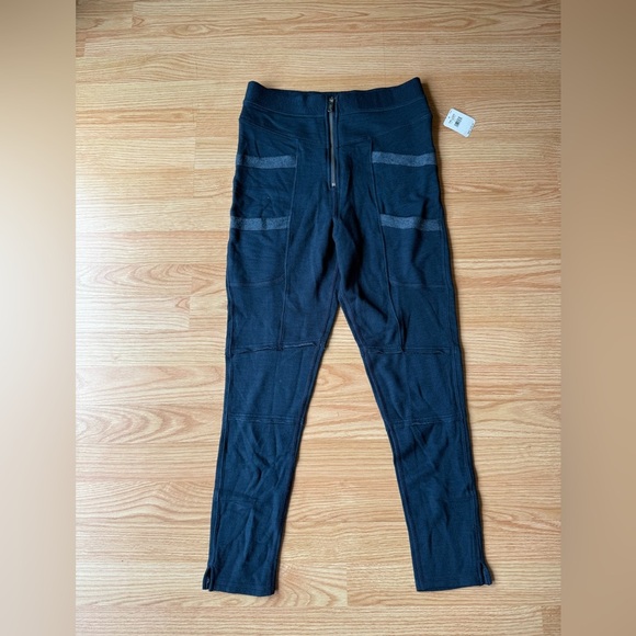 Free People Movement High Rise Navy Blue Move On Legging Zipper Soft $128 NEW - Picture 3 of 7